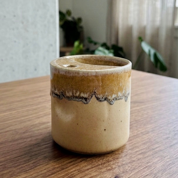 Handcrafted Ceramic Travel Mug with Sip Lid | Minimalist Pottery Tumbler | Handle-Free Artisan Cup | Gift for Coffee, Matcha & Tea Lovers
